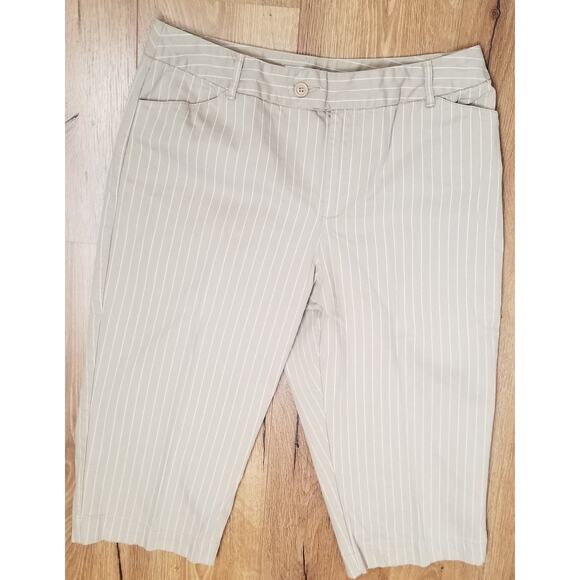 St Johns Bay Women's Beige White Color Striped Stretch Capri Pants Size 14 - Picture 1 of 7